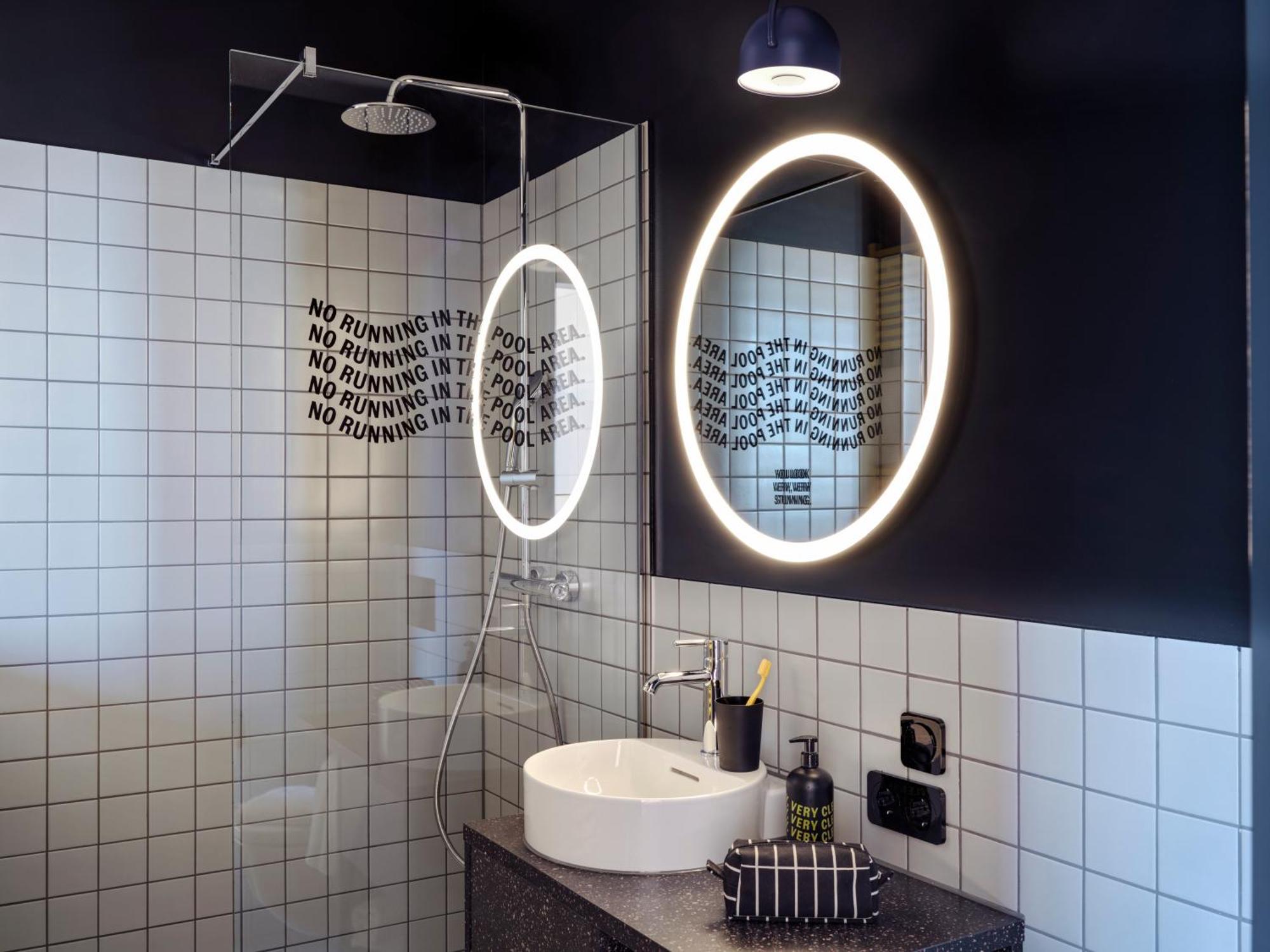Stayery Guetersloh Hauptbahnhof Bagian luar foto
