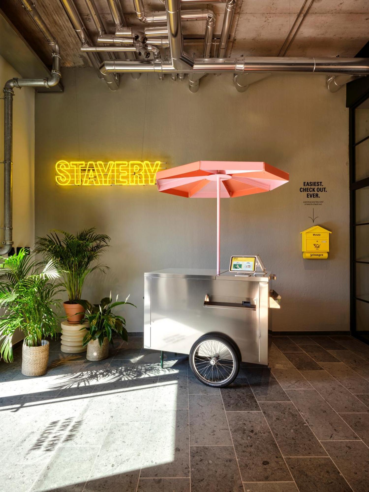 Stayery Guetersloh Hauptbahnhof Bagian luar foto